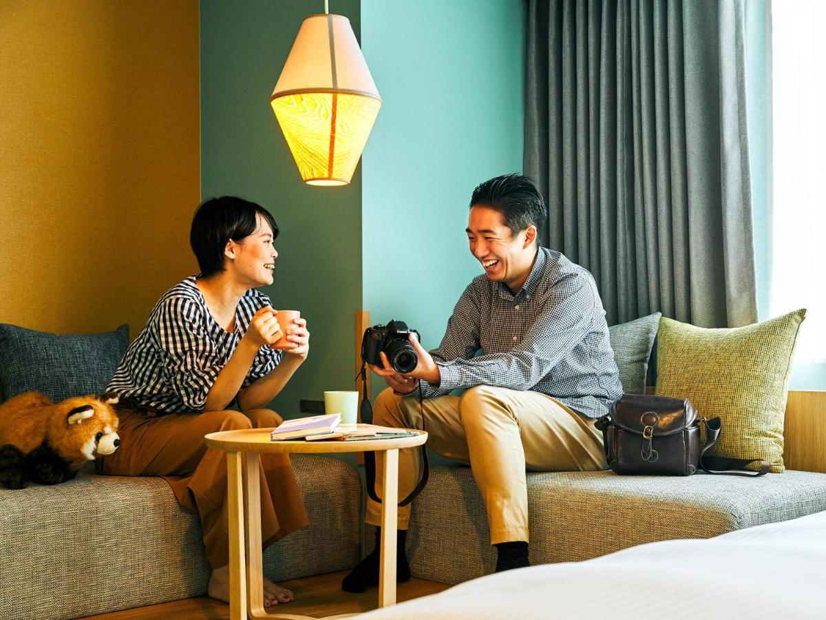 Omo7 Asahikawa By Hoshino Resorts المظهر الخارجي الصورة A couple at a hotel