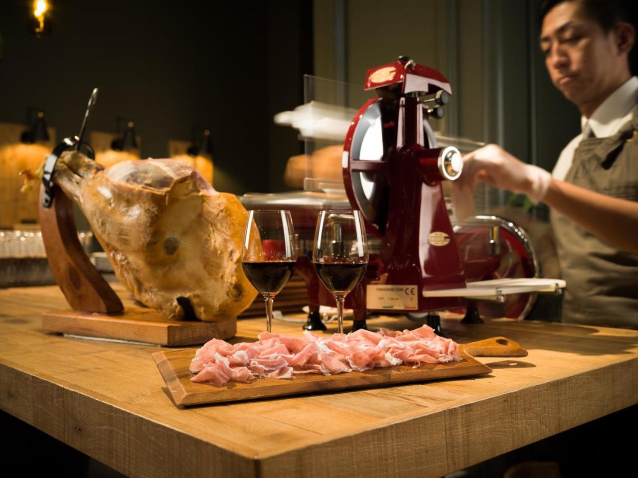 Omo7 Asahikawa By Hoshino Resorts المظهر الخارجي الصورة A prosciutto slicer
