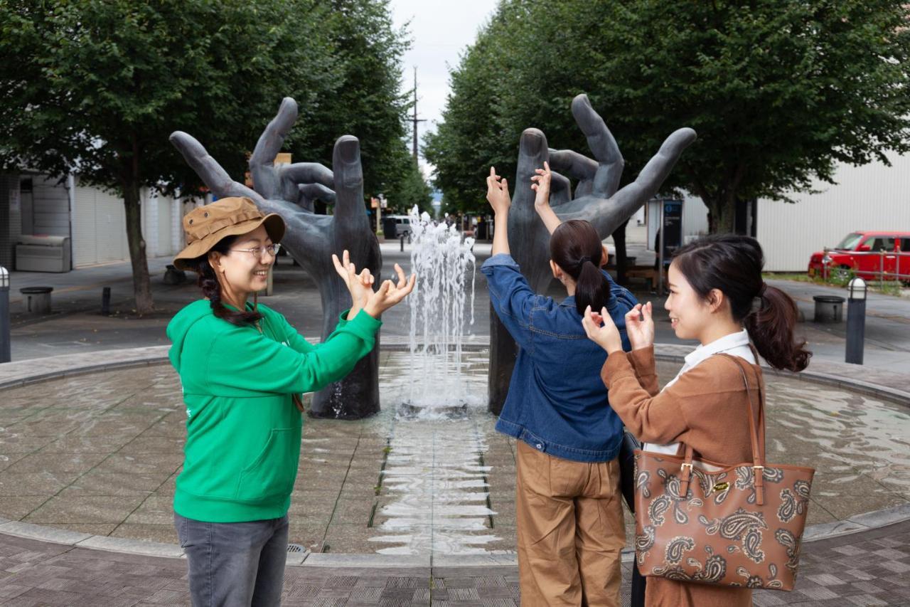 Omo7 Asahikawa By Hoshino Resorts المظهر الخارجي الصورة Visitors at the Peace Park